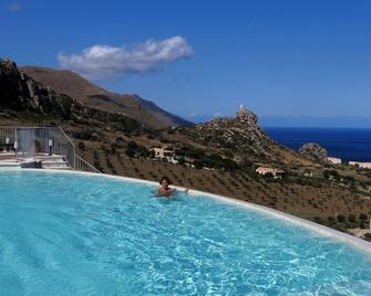 Antica Cascina Del Golfo - Scopello - Zwembad