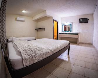 Las Palmas Hotel - Corozal - Bedroom