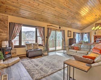 Private Sauna and Mtn Views Idaho Springs Gem - Idaho Springs - Living room