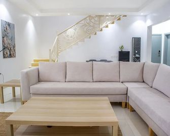 Badrani A - Qaswarah Residence - Medina - Living room