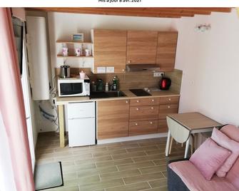 Self-contained studio near calanques Cassis Aix Marseille - Roquevaire - Kitchen
