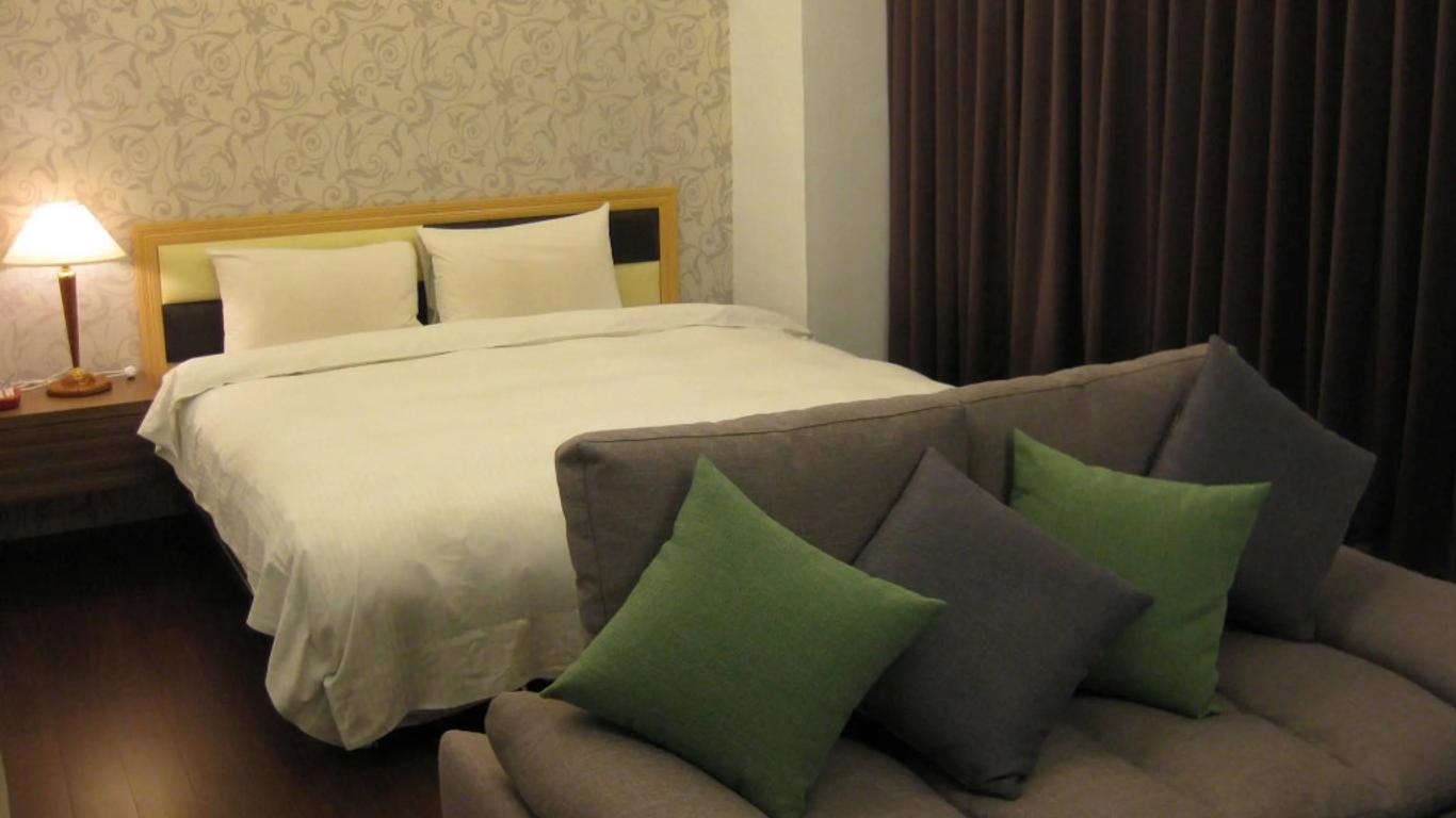 Champagne Hotel
