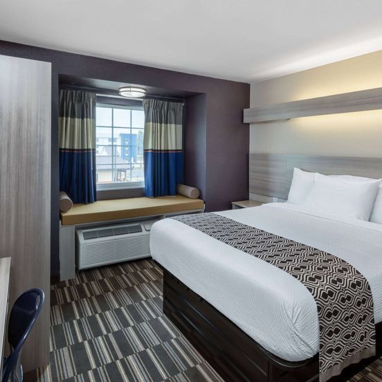 Bedroom view of Microtel Inn & Suites by Wyndham Bossier City