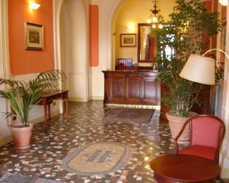 Hotel Excelsior - Cosenza - Recepción