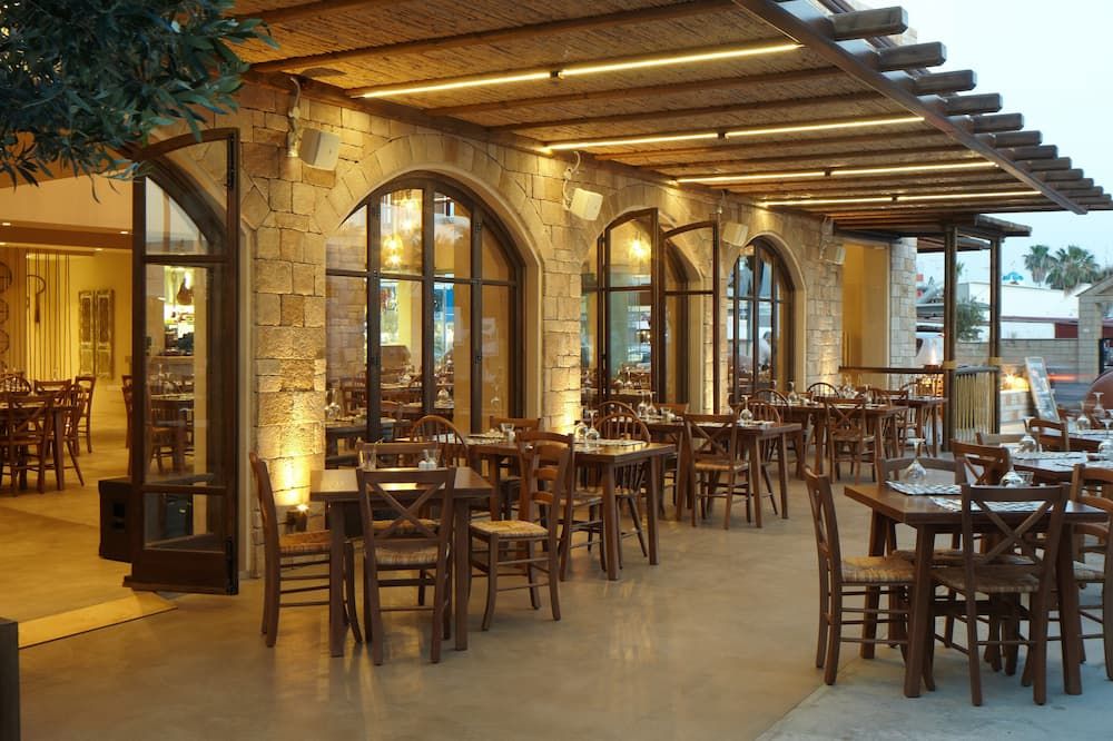 Melpo Antia Hotel & Suites - איה נאפה - מסעדה