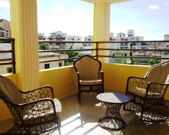 Coral Hotel Suites Las Americas Airport - La Caleta - Balcón