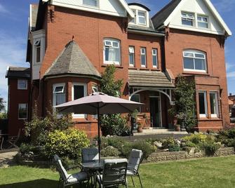 Mode - The Old School House - Lytham St. Annes - Edificio