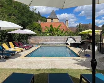 Cottage 8 pers Lascaux with heated pool, Spa, park with games & wifi - Valojoulx - Piscina