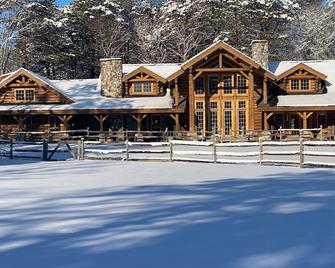 Yellowstone In The Hamptons ~ 18-Acre Estate Surrounded By A Nature Preserve - Water Mill - Building