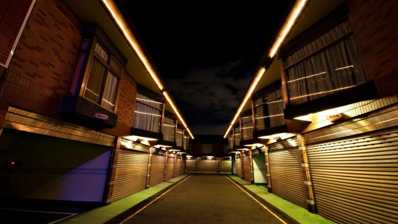 Beverly Commercial Motel