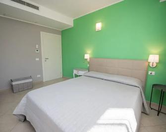 Luxury Martina Appartamenti - Moniga del Garda - Slaapkamer
