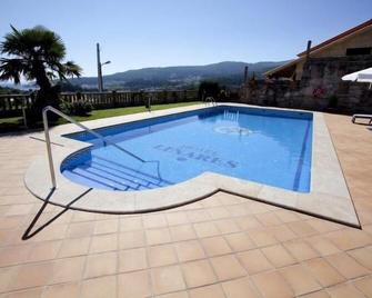 Hotel Linares - Poio - Zwembad