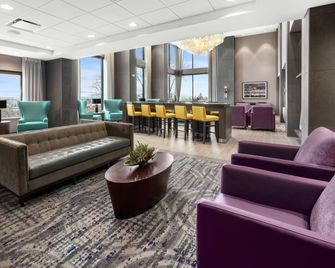 Hampton Inn & Suites Southport - Southport - Lounge