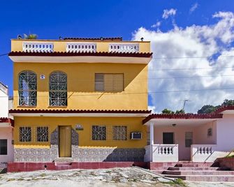 Hostal Loraine Trinidad - Trinidad - Budova