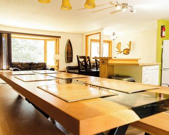 Kings Den resort - Revelstoke - Essbereich