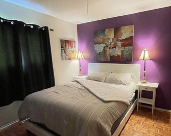 Cozy shared stay on the corner of Houde Drive. - Winnipeg - Bedroom