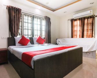 Hotel O Maheshwari Villas - Pallāvaram - Bedroom