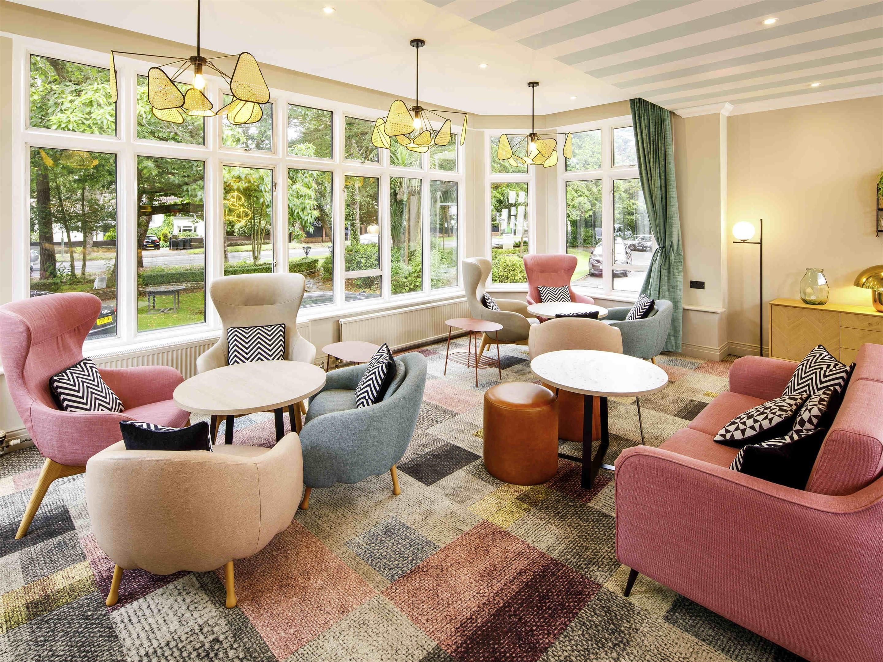 إيبيس ستايلز بورنماوث