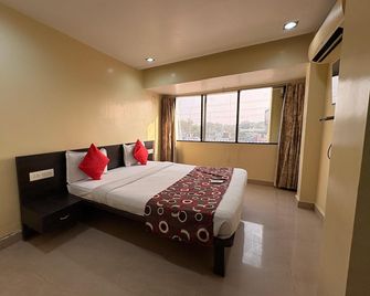 Hotel Welfare Club - Bhilai - Bedroom