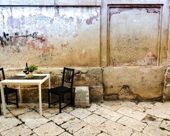 B&B Affittacamere del Teatro - Brindisi - Patio