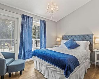 Steps to Banff National Park l Mountain Getaway - Harvie Heights - Bedroom