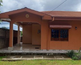 Studio for 2 persons - Ébolowa