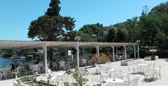 Hotel Grotte Del Paradiso - Portoferraio - Patio