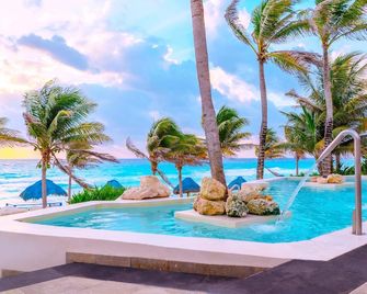 The Pyramid at Grand Oasis - Cancún - Uima-allas