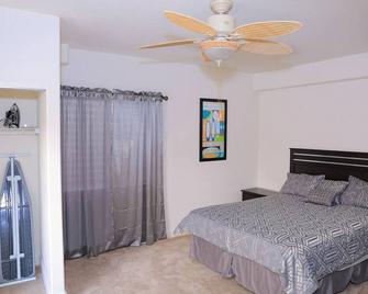 Clean, Cozy, and Quiet Basement Near to The Denver International Airport. - Aurora - Habitación