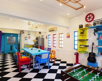 Urban Stays Near Cst, Fort - Mumbai - Dining room