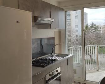 Apartment near Lyon, Eurexpo and Groupama Stadium - Vaulx-en-Velin - Cuisine