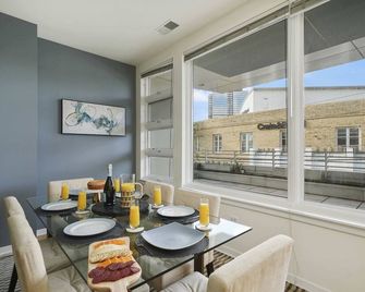City-View Chicago 3-Br Rooftop - Chicago - Comedor