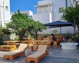 Oceanis Resort - Parikia - Binnenhof