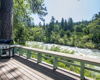 Spectacular Cottage with Nice Sights in Castella, California - Dunsmuir - Balcone