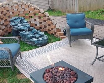 Camp Lilybug-Calm Oasis Pet Friendly! - Terre Haute