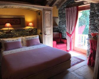 La Luge D'antan Maison D'hôtes & Spa - Brusson - Bedroom