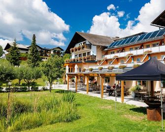 Der Trattner - Hotel Trattnerhof & Hotel Schöcklblick - Fladnitz der Teichalm - Budova