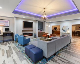 La Quinta Inn & Suites by Wyndham Oklahoma City - Moore - Moore - Lobby