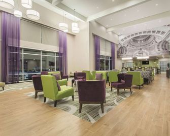 La Quinta Inn & Suites by Wyndham Tumwater - Olympia - Tumwater - Salónek