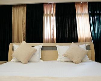Bucharest Center Villa By Acme Accommoda - Bucharest - Bedroom