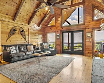 Moondance | Log Cabin with Hot Tub, Fire Pit & Mountain Views! - Marion - Huiskamer
