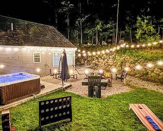 Private Mountain Getaway, Hot Tub, Fire Pit, Bbq, Games - Conway - Patio