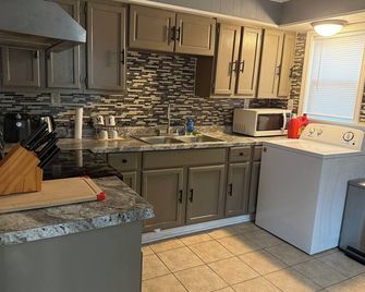 Tranquil 2-bedroom house with AC in charming Blytheville - Blytheville - Küche