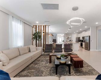 Luxury 9Bed W Pool Movie Gaming Next to Disney - Ocoee - Sala de estar