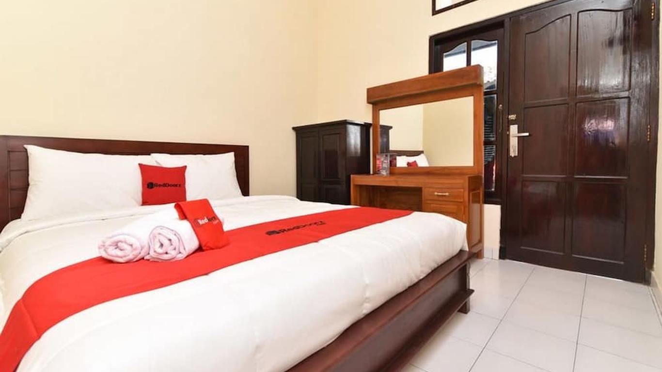 RedDoorz Plus @ Singaraja