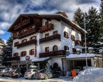 B&B Residence Checrouit - Pré-Saint-Didier - Gebouw