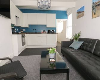 Wave and Sea - Bridlington - Living room