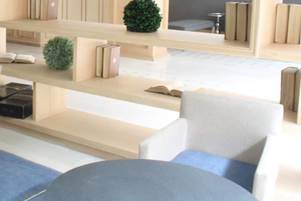 Lobby view of Hotel Plaza Revolución