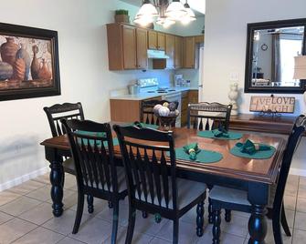 Whispering Pines 622 - Pigeon Forge - Dining room