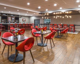 Holiday Inn Auburn-Finger Lakes Region By IHG - Auburn - Restaurant